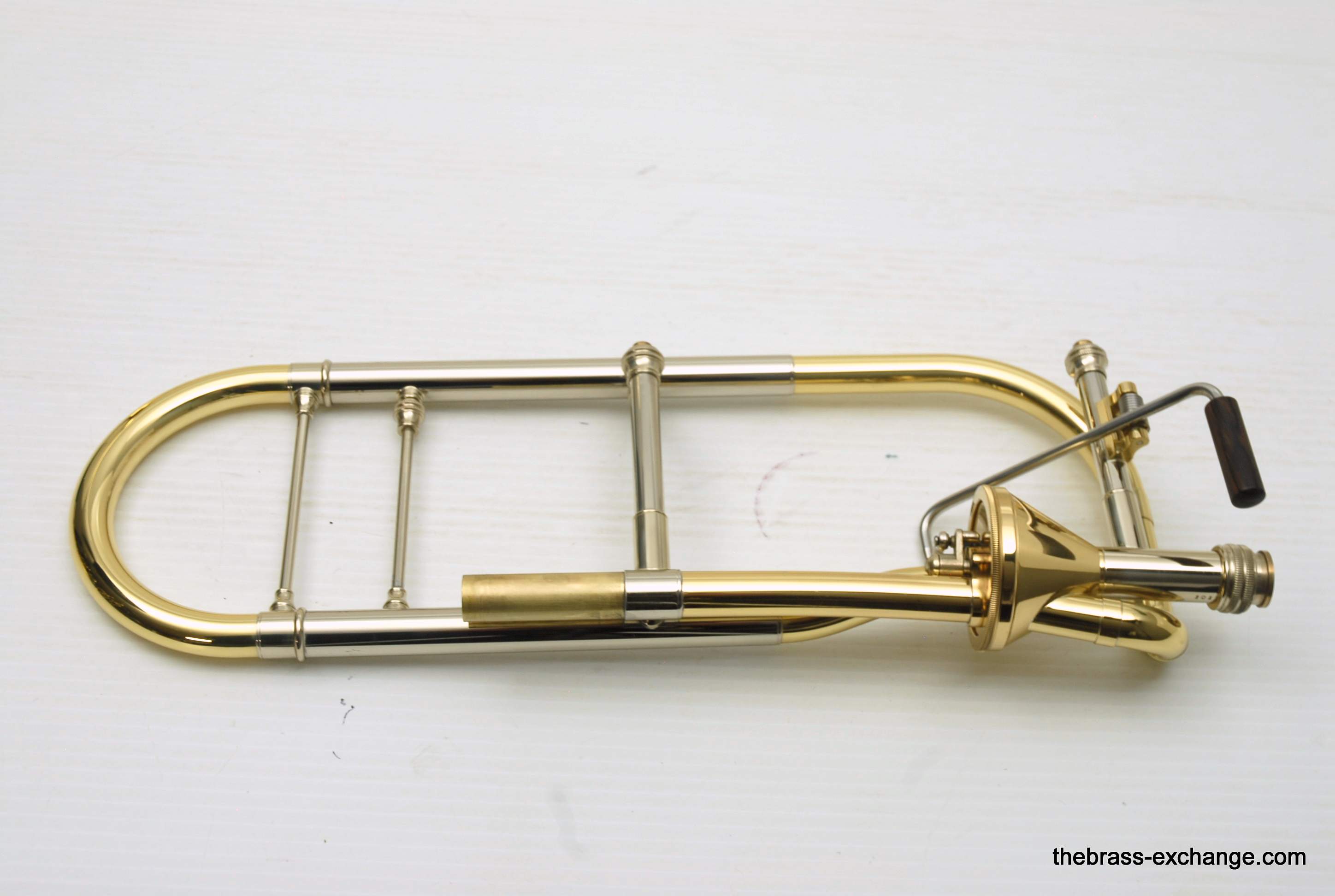 Axial flow clearance valve trombone