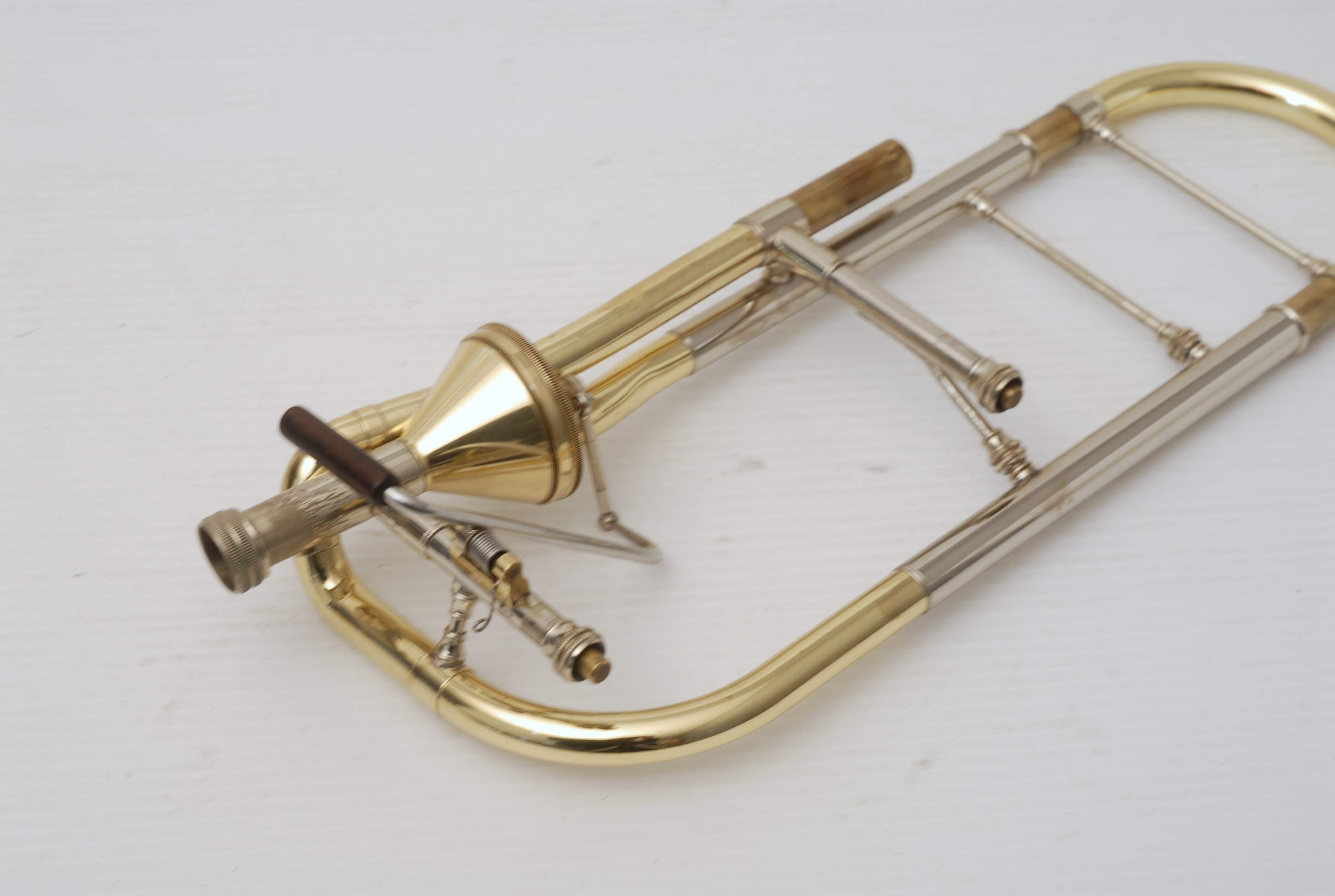 Axial flow clearance valve trombone