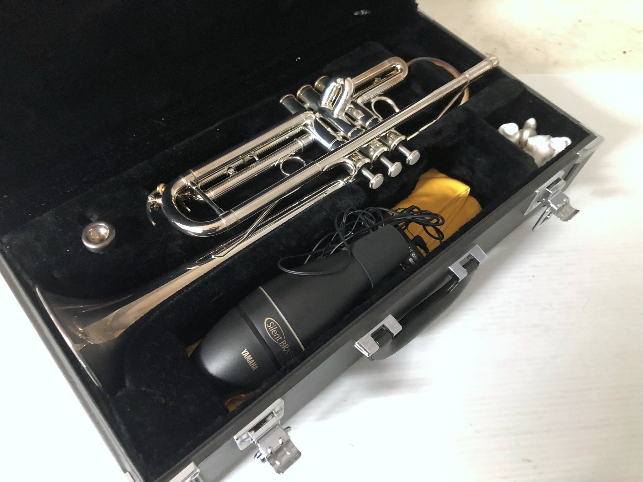 Yamaha YTR-4335G Intermediate Trumpet with Silent Brass Electronic