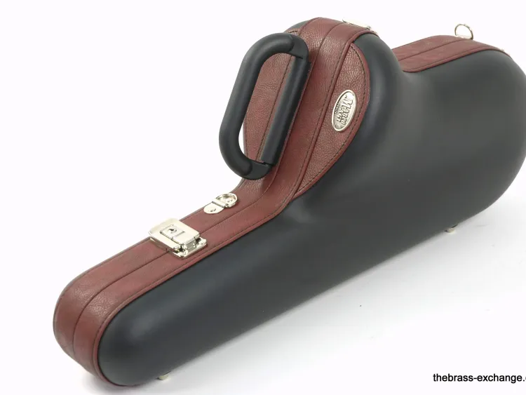 Marco Magi Alto Sax Case Full View Showing Black-Burgundy Two Tone