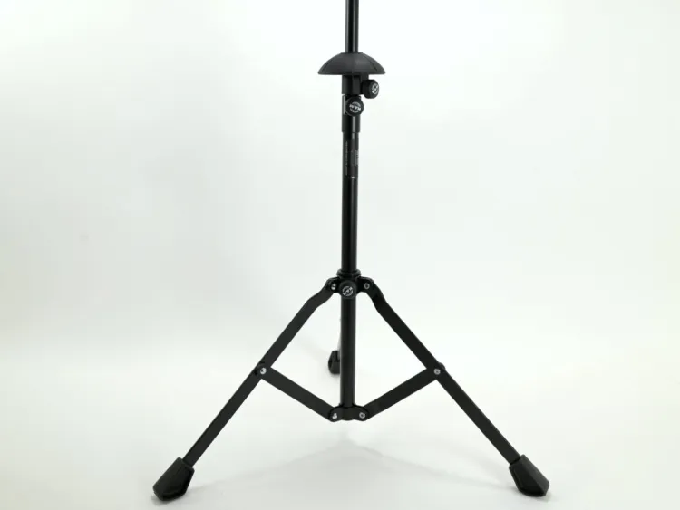 K&M 14990 trombone stand base and leg support detail for tenor or bass trombone
