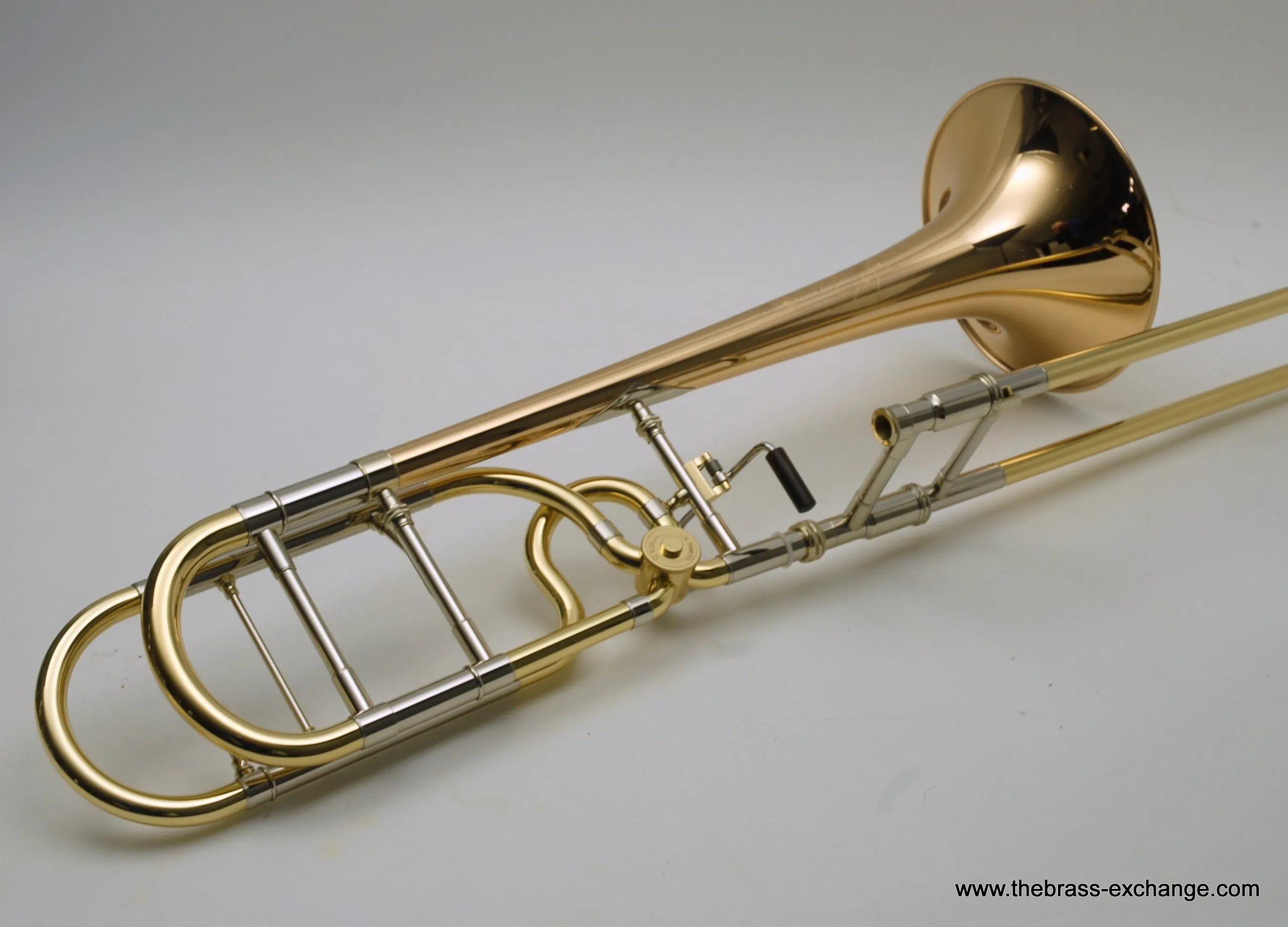S.E. Shires TBQ30GR Trombone – Player-Angle Bell Forward View
