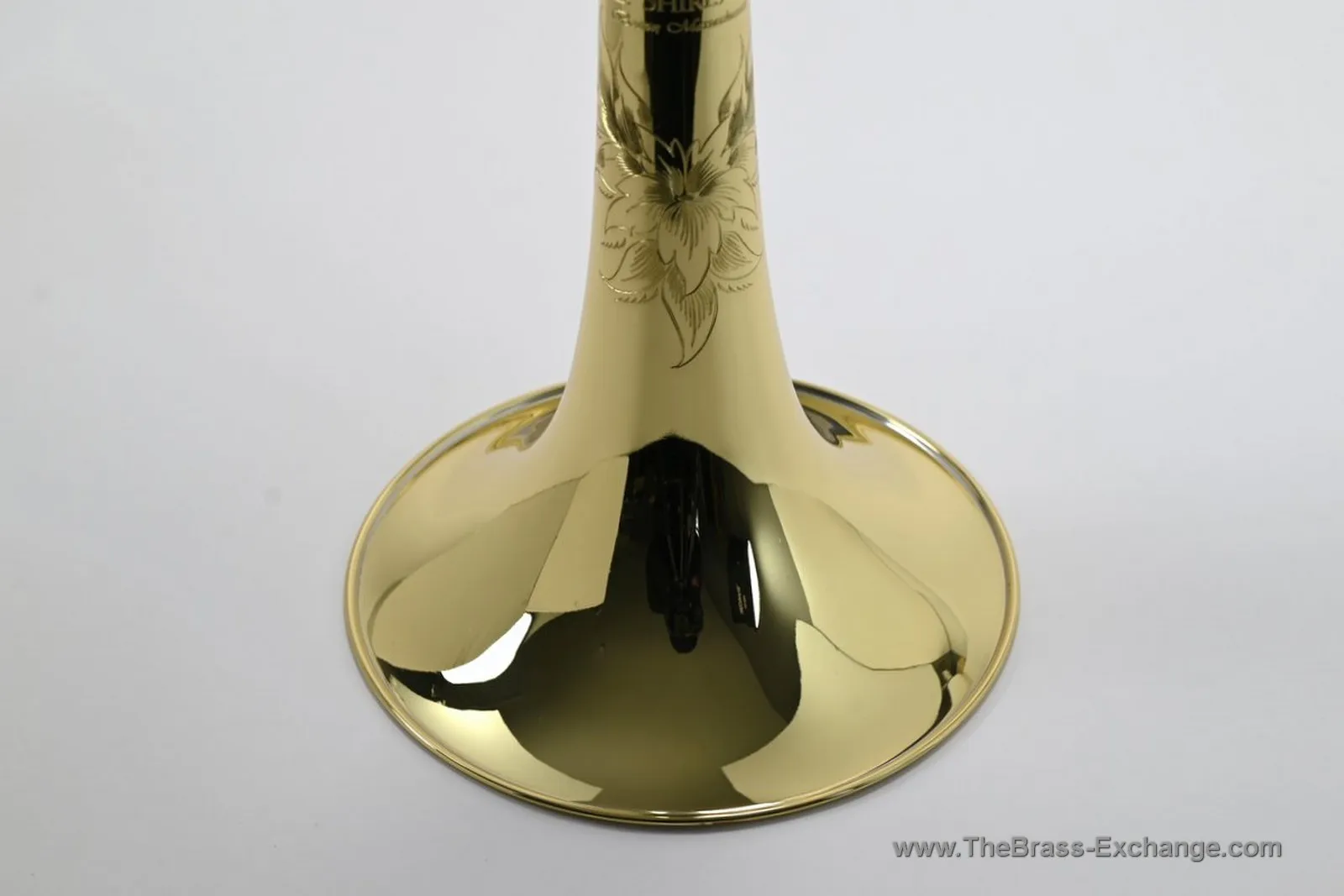 S.E. Shires TII 5VNY Vintage New York tenor bell flare showing engraving detail