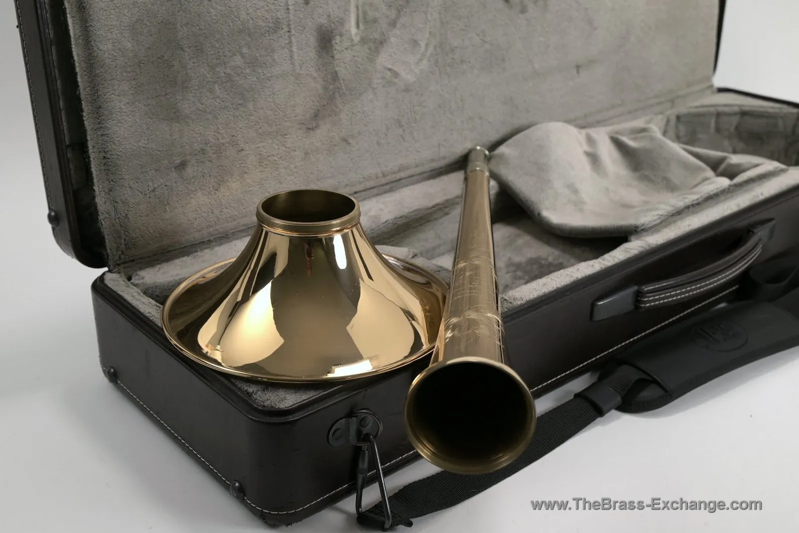 S.E. Shires Ralph Sauer rose brass detachable tenor bell flare displayed in compact travel case